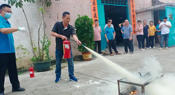 廣有五金消防演習(xí)：安全至上，防患未然|廣有五金&東莞合頁(yè)?