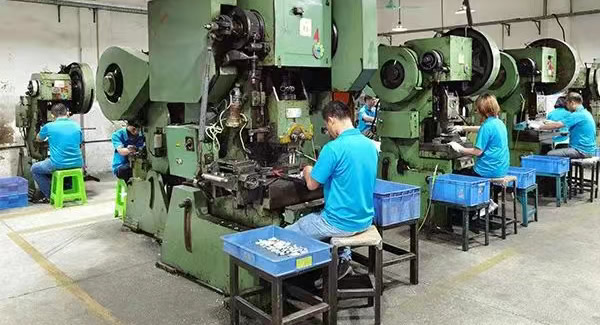 選合頁別糾結(jié)！廣有合頁閉眼入|廣有五金&東莞合頁?