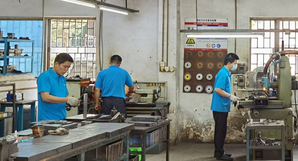 “平、直、順”重塑長合頁連接標(biāo)準(zhǔn)，賦能精密設(shè)備高效開合|廣有五金&東莞合頁?