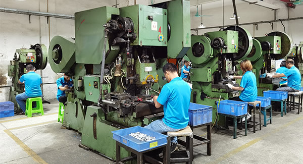 25年只琢磨一件事——讓“開合”這件事，順到?jīng)]存在感|廣有五金&東莞合頁?