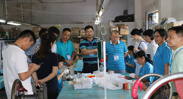 雙節(jié)致信 | 以“月光為禮，國慶作伴”致敬新老客戶的溫暖|廣有五金&東莞合頁?